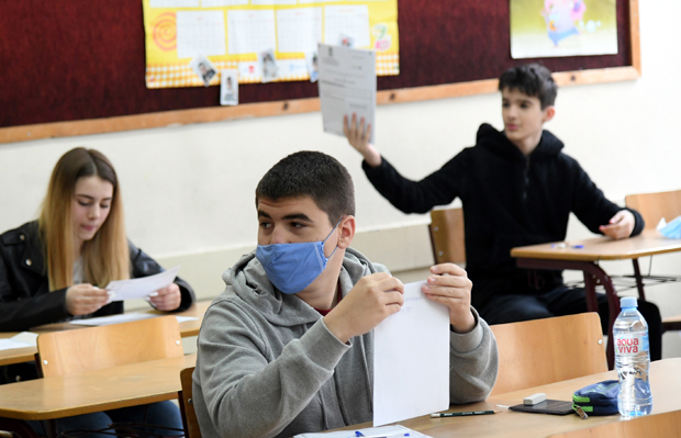 Министар просвете ТВРДИ: Директори НАЈСЛАБИЈА карика на матурским испитима